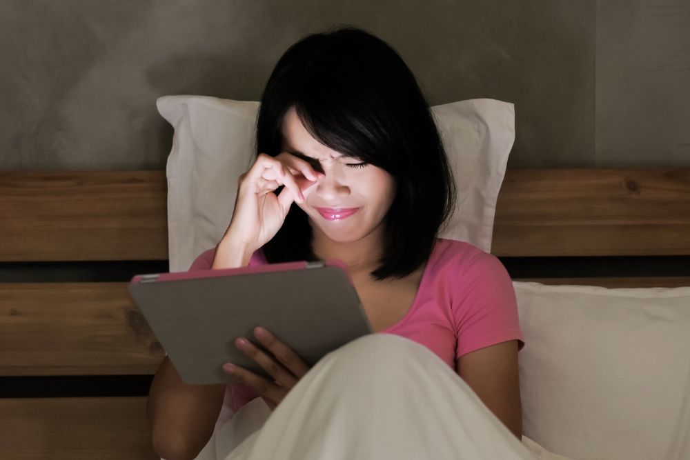Eye floater flashes emergency